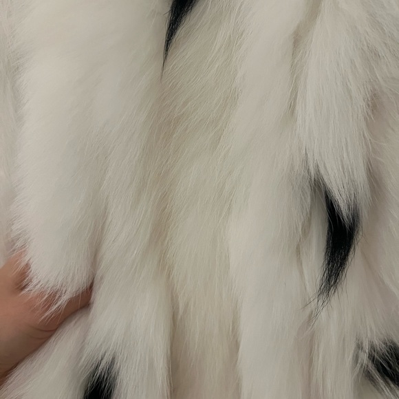 Elegant White and Black Dotted Fox Fur Vest M - Picture 2 of 4